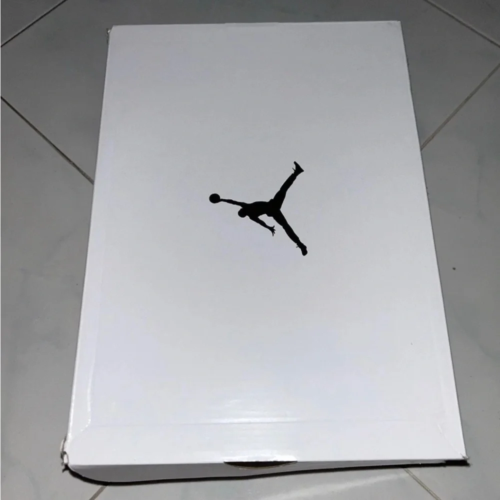 Deadstock Original with OG Box Jordan 1 Mid SE Multi-Color Lightbulb Size 9 - Picture 2 of 8